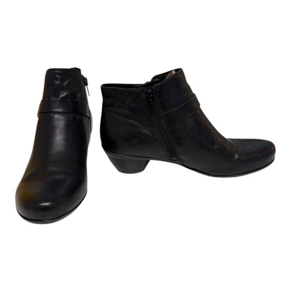 Naturalizer Short Ankle Black Leather Boots (8) - Picture 2 of 4